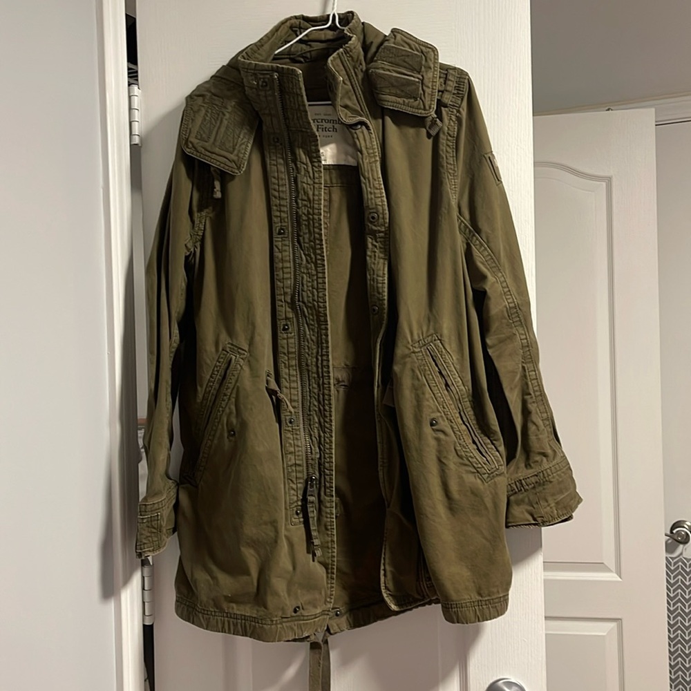 army green Abercrombie men’s jacket